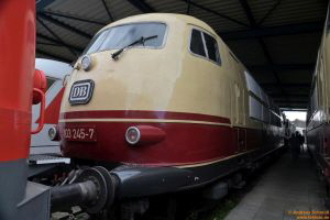 D112559 103 245