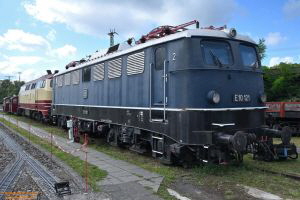 D112579 110 121