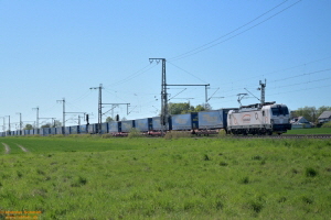 D114287 383 214