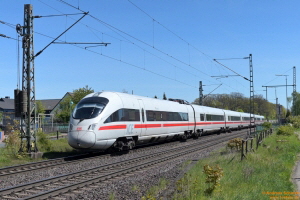 D114465 411 055