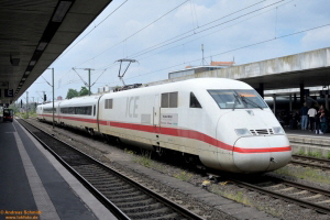 D114587_410 102